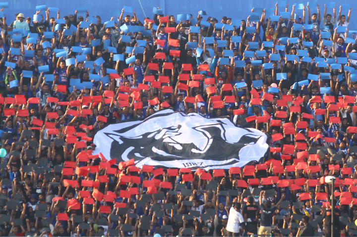 Makan Konate jadi bintang tuan rumah dengan menyumbang satu gol dan dua assist di Stadion Kanjuruhan, Malang.
