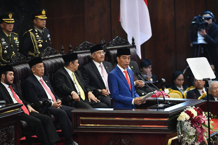 Jokowi menyampaikan bahwa perbedaan adalah sebuah keniscayaan dalam demokrasi, untuk itu dia meminta lembaga-lembaga pemerintah tidak boleh alergi terhadap kritik. 
