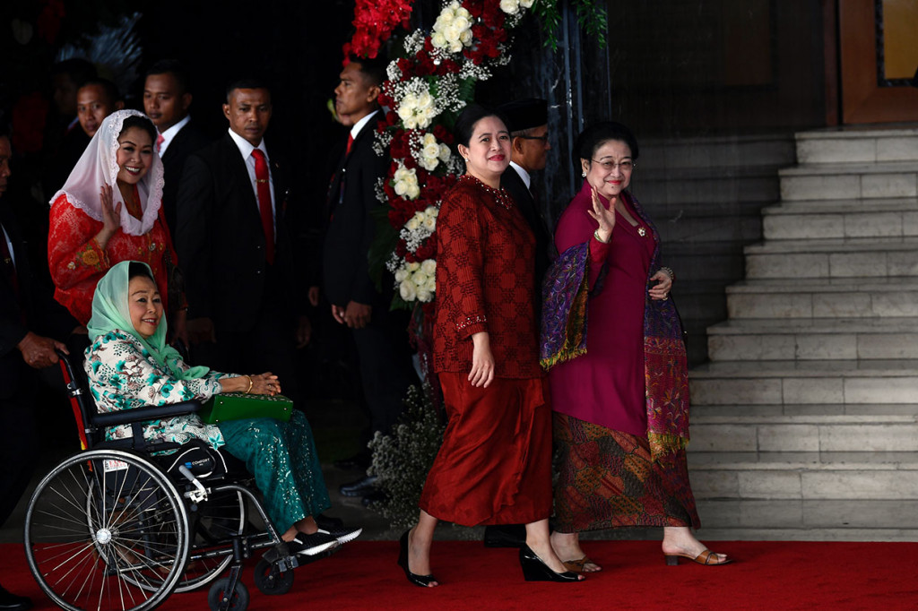 Hadir dalam Sidang Tahunan MPR RI tersebut Presiden kelima RI Megawati Soekarno Puteri dan  Menteri Koordinator Bidang Pembangunan Manusia dan Kebudayaan Puan Maharani serta istri Presiden keempat RI Abdurrahman Wahid, Sinta Nuriyah Wahid dan anaknya Yenny Wahid
