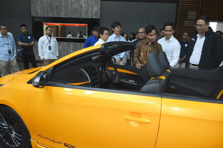 

Kunjungan mereka ditutup dengan mendapatkan penjelasan mengenai pengembangan produk lokal yang dilakukan oleh engineering Toyota Astra Motor (TAM) di PPD area. Mereka juga dapat melihat beberapa kendaraan ‘konsep’ yang pernah diperlihatkan pada ajang Indonesia Auto Show sebelumnya, seperti Yaris Legian dan Sienta Ezzy.