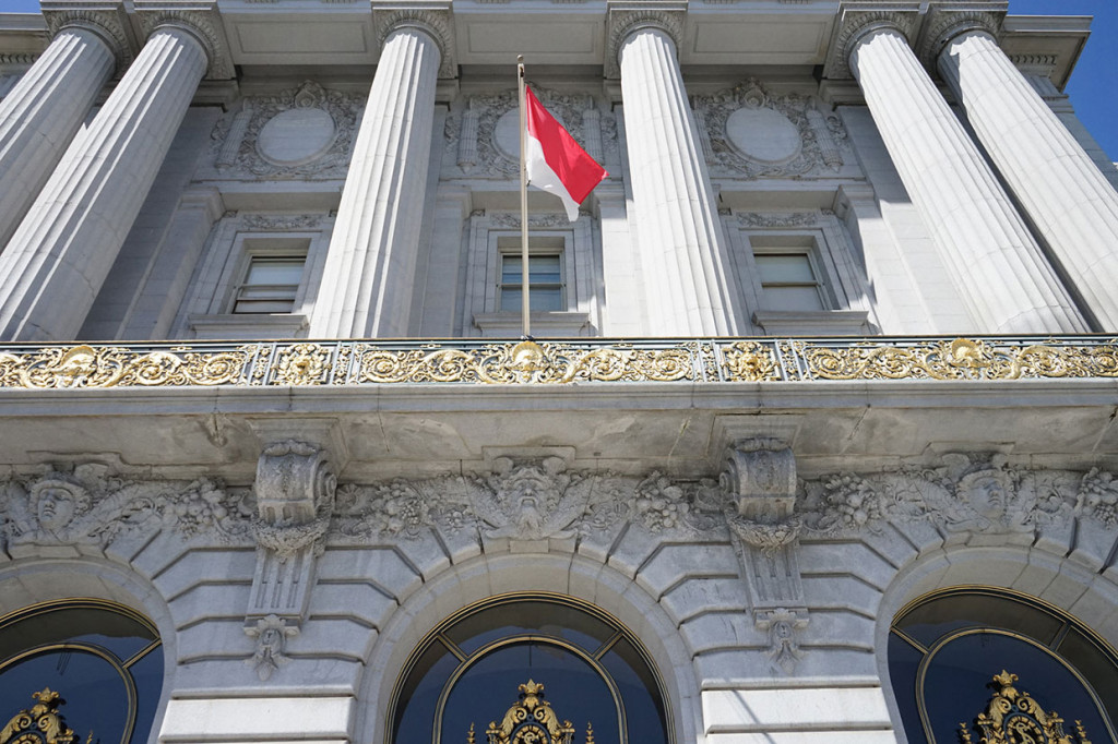 Menyambut peringatan HUT ke-74 Republik Indonesia, bendera sang saka Merah Putih berkibar selama tiga hari di Balai Kota San Francisco, AS. Upacara pengibaran bendera dilaksanakan pada Jumat, 16 Agustus 2019, pukul 11.00 pagi (waktu Amerika Serikat).