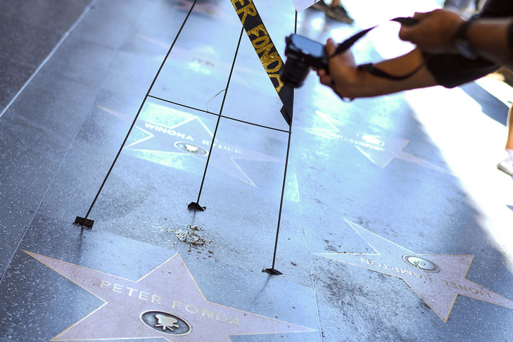 Aktor AS Peter Fonda, bintang film klasik pada 1969 'Easy Rider', meninggal di kediamannya Los Angeles pada Jumat, 16 Agustus 2019. Fonda meninggal di usia 79 tahun karena kanker paru-paru.