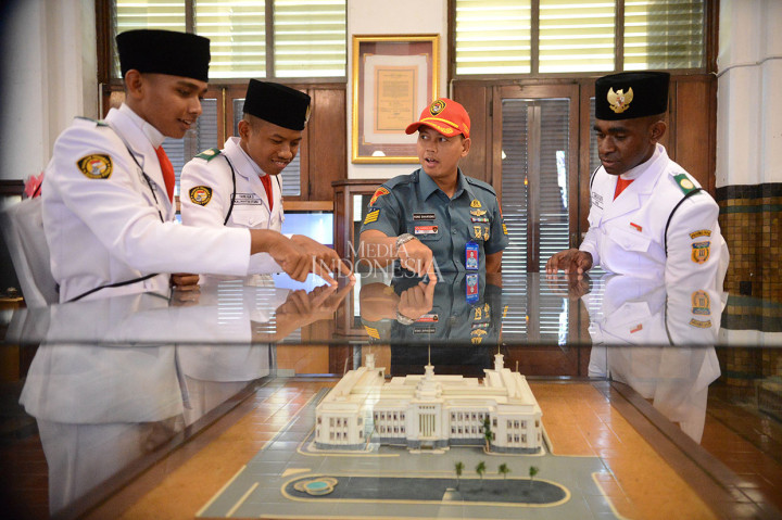 Museum Mandiri pada awalnya merupakan gedung Nederlandsche Handel-Maatschappij (NHM) atau Factorji Batavia yang merupakan perusahaan dagang milik Belanda yang kemudian berkembang menjadi perusahaan di bidang perbankan dan kini menjadi salah satu bagian dari cagar budaya Kota Tua Jakarta. MI/Susanto