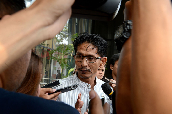 Anggota DPRD Kabupaten Bekasi Fraksi PDIP Soleman mengaku dikonfrontir dengan anggota DPRD Provinsi Jawa Barat Fraksi PDIP Waras Wasisto dalam pemeriksaannya terkait penyidikan kasus suap pengurusan perizinan proyek pembangunan Meikarta di Kabupaten Bekasi. 