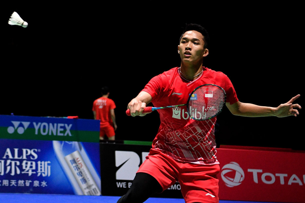 Jonatan, yang menempati unggulan keempat melangkah ke babak 16 besar Kejuaraan Dunia Bulu Tangkis BWF usai menang dua set langsung 21-14, 21-17 atas Heo Kwang Hee. Ini merupakan kemenangan pertama Jojo dari empat pertemuannya dengan pemain peringkat 47 dunia itu.