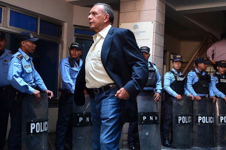 Bonilla dinyatakan bersalah karena telah menyelewengkan dana sebesar 18,3 juta Lempira Honduras atau setara Rp 10,9 miliar yang merupakan uang negara plus donasi internasional, yang seharusnya diperuntukkan bagi program sosial untuk membantu anak-anak dari keluarga miskin.