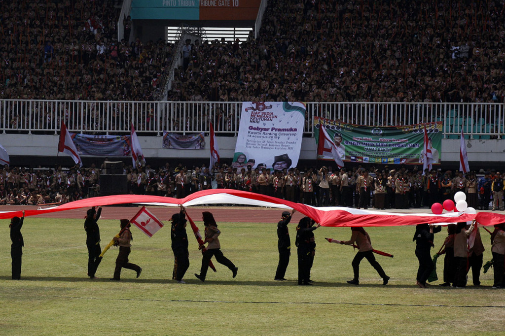 Peringatan HUT Pramuka yang dihadiri oleh 44.000 anggota pramuka se Jawa Barat tersebut bertemakan 