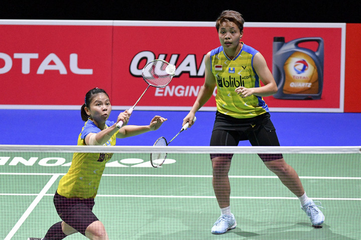 Greysia/Apriyani menyusul langkah Mohammad Ahsan/Hendra Setiawan yang lebih dulu memastikan langkah ke perempat final Kejuaraan Dunia Bulutangkis 2019. 
