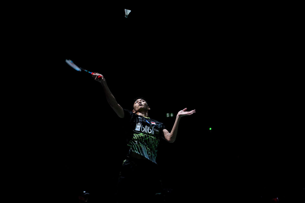 Jojo lolos ke babak perempat final usai menang atas pebulu tangkis Denmark Jan O Jorgensen dua gim langsung dengan skor 21-12, 21-16.