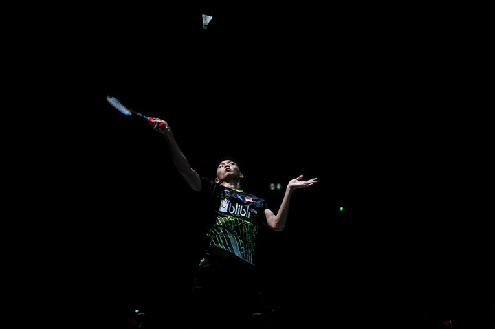 Jojo lolos ke babak perempat final usai menang atas pebulu tangkis Denmark Jan O Jorgensen dua gim langsung dengan skor 21-12, 21-16.