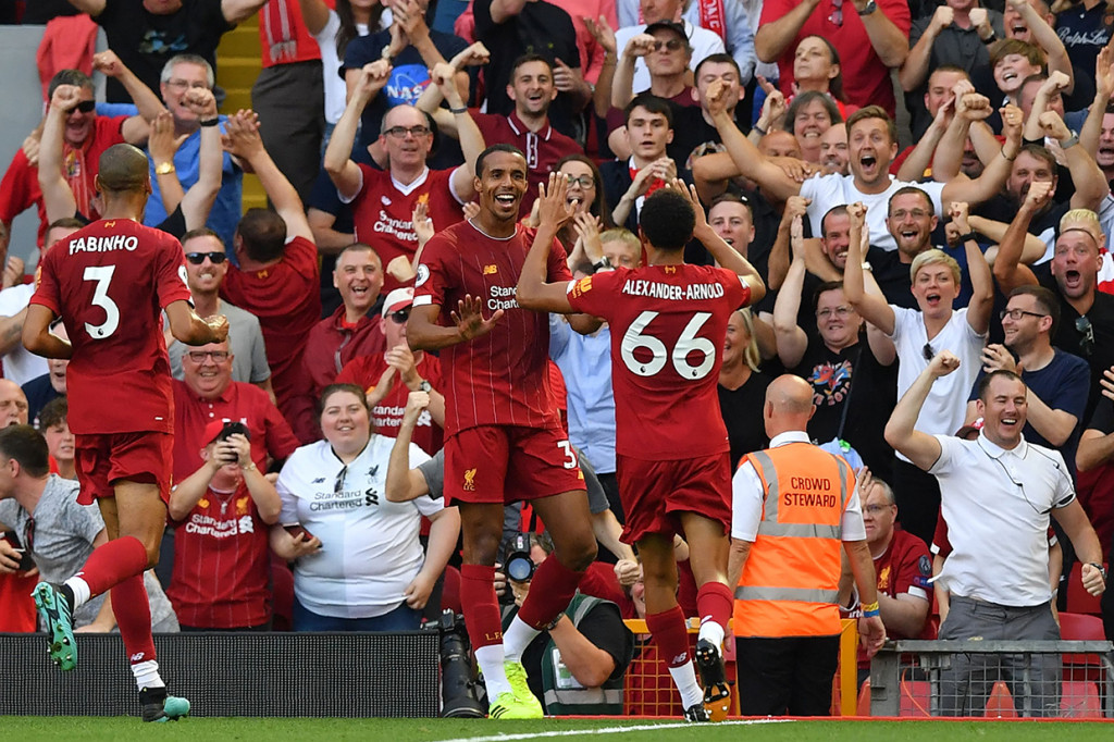 Liverpool unggul lebih dulu di babak pertama. Gol dari Joel Matip membawa The Reds menutup paruh pertama dengan keunggulan 1-0.