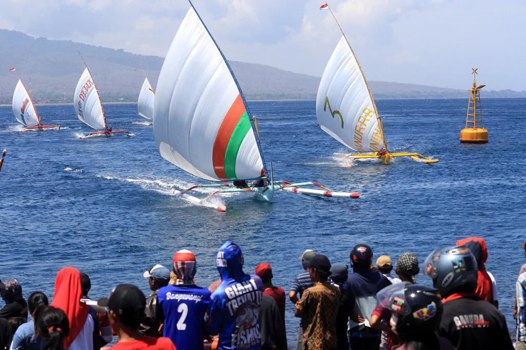 Acara ini digelar selain untuk melestarikan olahraga tradisional juga sebagai upaya menarik wisatawan ke Banyuwangi.