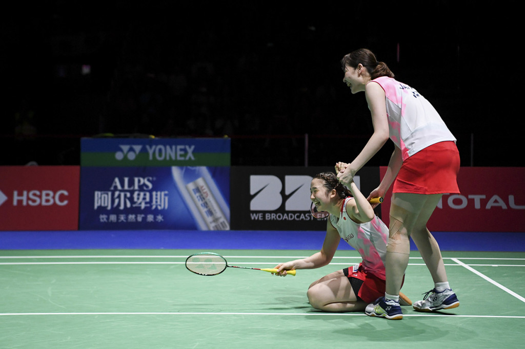 Matsumoto/Nagahara meraih medali emas ganda putri pada Kejuaraan Dunia Bulu Tangkis 2019 setelah menang dengan skor 21-11, 20-22, 23-2.