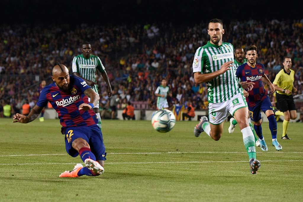Tiga belas menit jelang laga usai, Barcelona kembali membobol gawang Betis dan membuat skor jadi 5-1. Gol dicetak pemain pengganti Arturo Vidal yang memanfaatkan dengan sempurna umpan Griezmann.