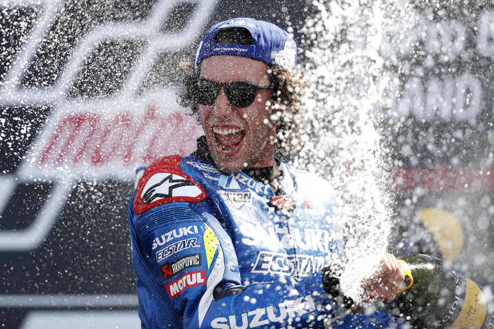 Ini adalah kemenangan kedua Rins di MotoGP 2019 usai memenangi MotoGP Amerika Serikat. Sedangkan Marquez gagal meraih kemenangan keduanya di Inggris sejak terakhir juara pada 2014.