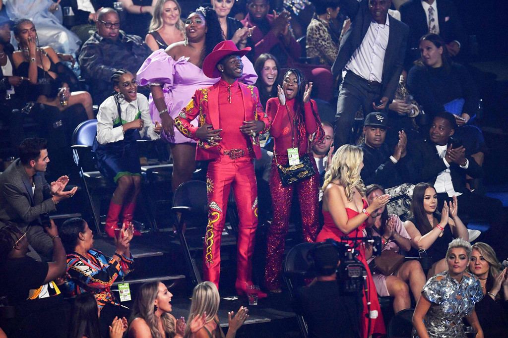 Reaksi Lil Nas X saat mendapatkan Song of the Year Awards. Afp Photo/Angela Weiss