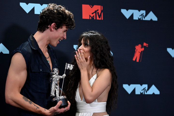Kategori Best Collaboration dan Best Cinematography diraih oleh Shawn Mendes dan Camila Cabello - “Señorita”. Afp Photo/Johannes Eisele