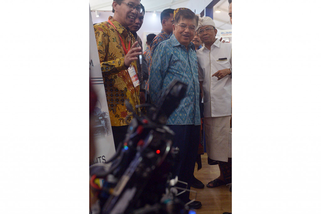 Peringatan Hakteknas yang berlangsung 24-28 Agustus 2019 dan dipusatkan di Bali tersebut diisi dengan beragam kegiatan bidang sains dan teknologi untuk memunculkan inovasi dari daerah sekaligus meningkatkan daya saing daerah-daerah tersebut.