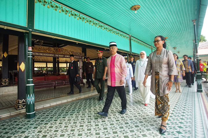 Kunjungan Raja Malaysia Sultan Abdullah ke Keraton Yogyakarta merupakan bagian rangkaian lawatannya di Indonesia. Sebelumnya, Sultan Abdullah juga bertemu dengan Presiden RI Joko Widodo di Istana Kepresidenan di Bogor, Jawa Barat, Selasa, 27 Agustus 2019.