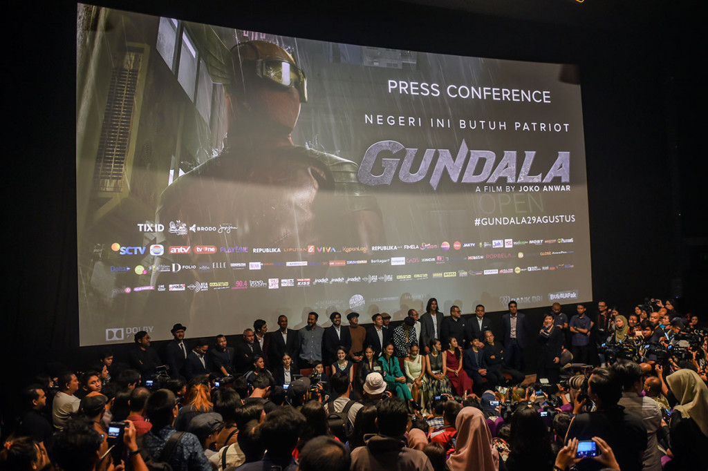 Film superhero asli Indonesia yang diangkat dari komik karya Harya Suraminata (Hasmi) itu akan tayang secara serentak di bioskop Indonesia pada 29 Agustus 2019.