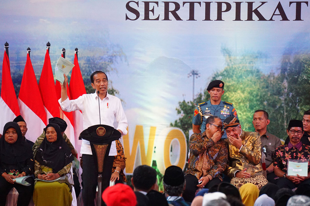 Ia mengungkapkan bahwa pada tahun 2015 seharusnya sertifikat yang dipegang masyarakat mencapai 126 juta yang sesuai dengan jumlah bidang tanah yang ada. Namun kenyataannya, saat itu baru tercatat sebanyak 46 juta bidang tanah yang sudah bersertifikat. 