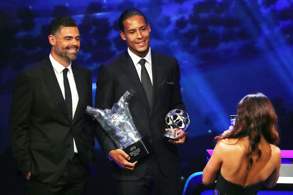 Pemain asal Belanda tersebut mengalahkan kandidat lainnya yaitu Lionel Messi dan Cristiano Ronaldo, setelah menjadi pemain kunci saat Liverpool menjuarai Liga Champions musim lalu, serta mencetak rekor poin klub saat finis di peringkat kedua klasemen dengan satu poin di belakang Manchester City di Liga Premier.