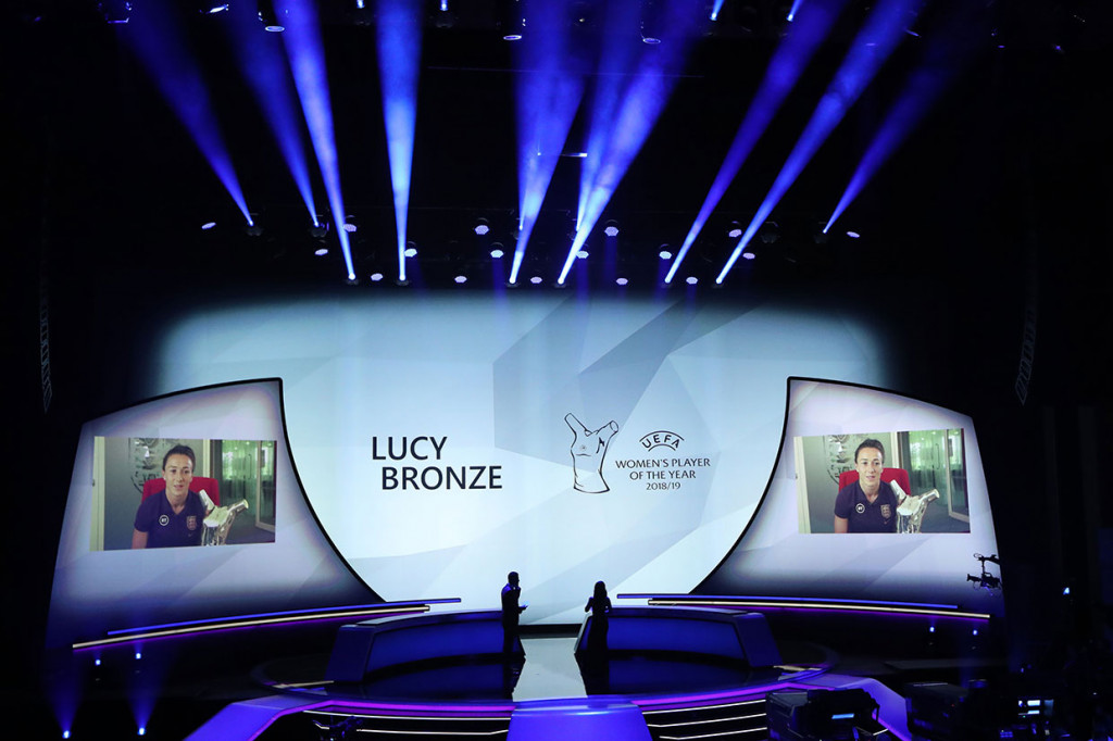 Sementara itu Pemain Terbaik Wanita Eropa 2018/2019 adalah bek asal Inggris Lucy Bronze.