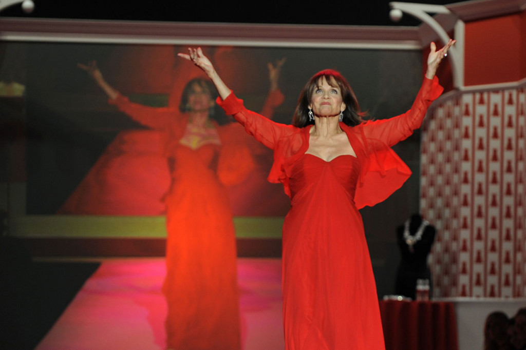 Valerie Harper, salah satu bintang televisi terbesar AS pada 1970-an yang berperan dalam serial 'The Mary Tyler Moore Show' dan 'Rhoda', meninggal dunia Jumat, 30 Agustus 2019 waktu setempat, setelah pertempuran panjang melawan kanker paru-paru dan otak. Harper meninggal di usia 80 tahun.