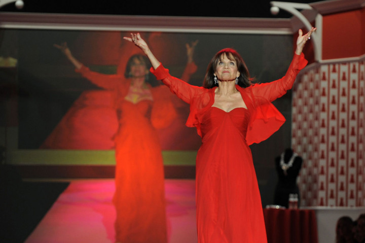 Valerie Harper, salah satu bintang televisi terbesar AS pada 1970-an yang berperan dalam serial 'The Mary Tyler Moore Show' dan 'Rhoda', meninggal dunia Jumat, 30 Agustus 2019 waktu setempat, setelah pertempuran panjang melawan kanker paru-paru dan otak. Harper meninggal di usia 80 tahun.