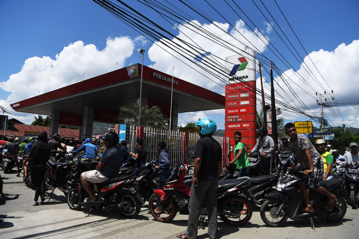 Sementara itu sejumlah SPBU diserbu pembeli. Sejumlah SPBU di wilayah tersebut kembali beroperasi, setelah sempat ditutup pascaunjuk rasa warga Papua pada Kamis, 29 Agustus 2019.