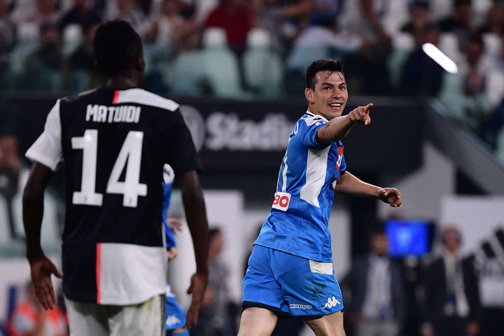 Napoli tak kendur. Pada menit ke-66, Kostas Manolas bisa memperkecil skor menjadi 1-3. Hirving Lozano mencetak gol kedua Napoli pada menit ke-68. Afp Photo/Marco Bertorello
