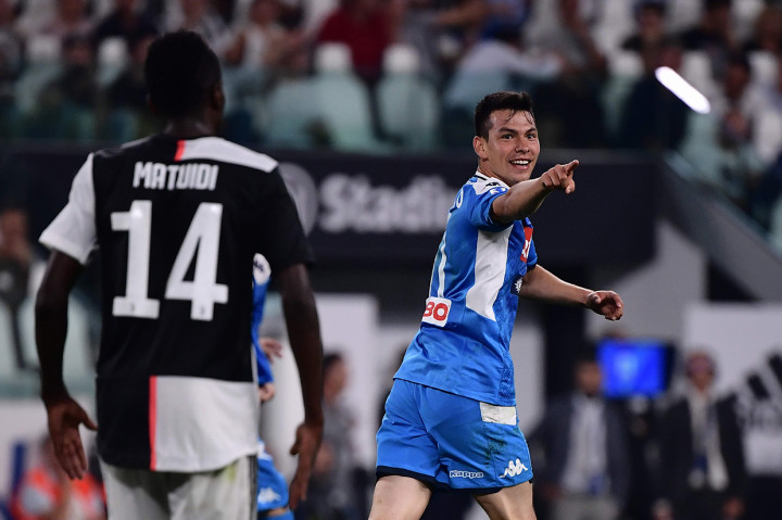 Napoli tak kendur. Pada menit ke-66, Kostas Manolas bisa memperkecil skor menjadi 1-3. Hirving Lozano mencetak gol kedua Napoli pada menit ke-68. Afp Photo/Marco Bertorello
