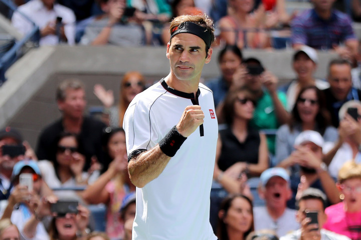 Petenis Swiss Roger Federer mengalahkan David Goffin 6-2, 6-2, 6-0. Afp Photo/Elsa