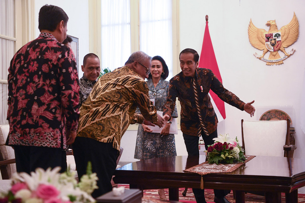 Kedatangan pansel yang dipimpin oleh Ketua Pansel Capim KPK Yenti Garnasih tersebut untuk menyerahkan 10 nama capim KPK kepada Presiden Joko Widodo. Antara Foto/Wahyu Putro A