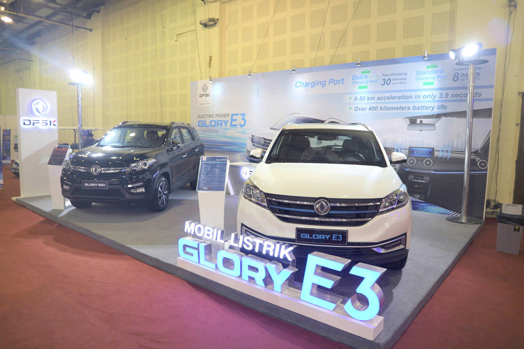 Selama pameran Indonesia Electric Motor Show 2019 berlangsung, pengunjung bisa menyaksikan DFSK Glory E3 sebagai kendaraan listrik di Booth DFSK yang terletak di G3 Balai Kartini Jakarta pada 4-5 September 2019.
