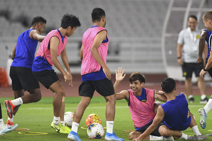 Sejumlah pemain timnas Malaysia mengikuti latihan resmi di Stadion Utama Gelora Bung Karno, Senayan, Jakarta.