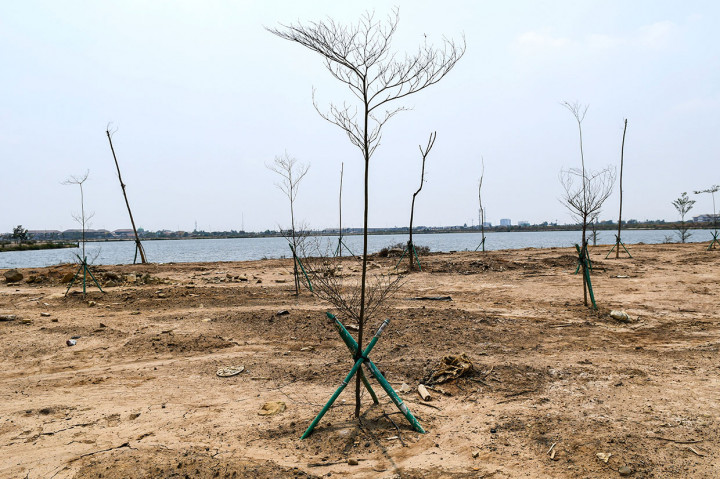 Pembangunan Waduk Rorotan di Cakung, Jakarta Timur, hingga saat ini belum menunjukan hasil yang memuaskan. Meski empat tahun telah berlalu, pembangunan penampungan air raksasa ini baru mencapai 85 persen.