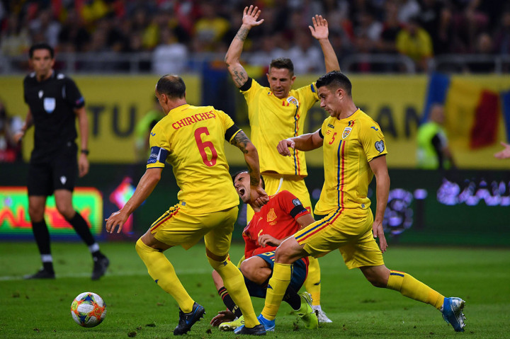 Tim tamu mendapat hadiah penalti pada menit ke-28 setelah Dani Ceballos dilanggar di kotak terlarang.