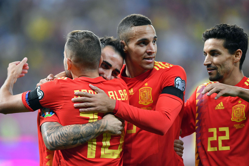 Di awal babak kedua Spanyol menggandakan keunggulan lewat Paco Alcacer meneruskan umpan matang Jordi Alba dari sisi kiri pertahanan Rumania.