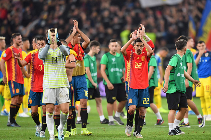 Dengan kemenangan tersebut Spanyol memimpin Grup F dengan poin sempurna 15 dari 5 laga. Di urutan kedua ditempati Swedia dengan 10 poin, sementara Rumania di urutan 4 dengan 7 poin.