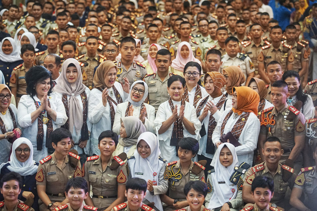 Mufidah juga mengimbau kepada para taruna agar berpikir dulu sebelum mem-posting sesuatu di media sosial. 