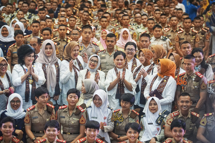 Mufidah juga mengimbau kepada para taruna agar berpikir dulu sebelum mem-posting sesuatu di media sosial. 