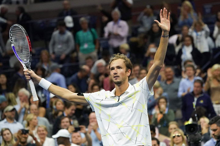 Medvedev menjadi salah satu petenis yang diperhitungkan dalam jajaran ATP Tour saat mengikuti US Open, dengan catatan mencapai final di Washington dan Montreal, sebelum mengklaim trofi ATP Masters 1000 pertamanya di Cincinnati, dan kini membuktikan kualitasnya dengan menembus babak final Grand Slam pertamanya di Flushing Meadows.