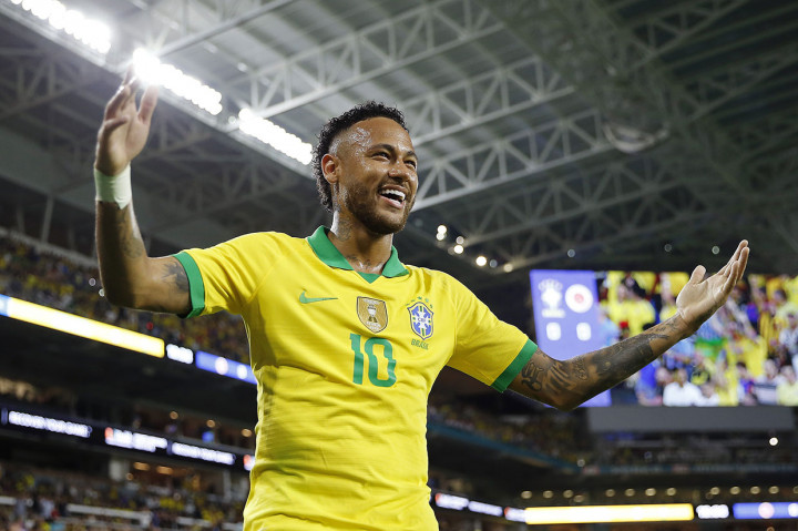 Laga berakhir imbang setelah Neymar yang diturunkan oleh pelatih sejak awal laga berhasil menyamakan kedudukan pada menit ke-58.