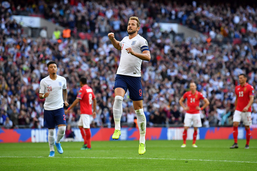 Kane kembali mencetak gol di menit 49 lewat titik penalti usai Marcus Rashford dijatuhkan di kotak penalti Bulgaria. 