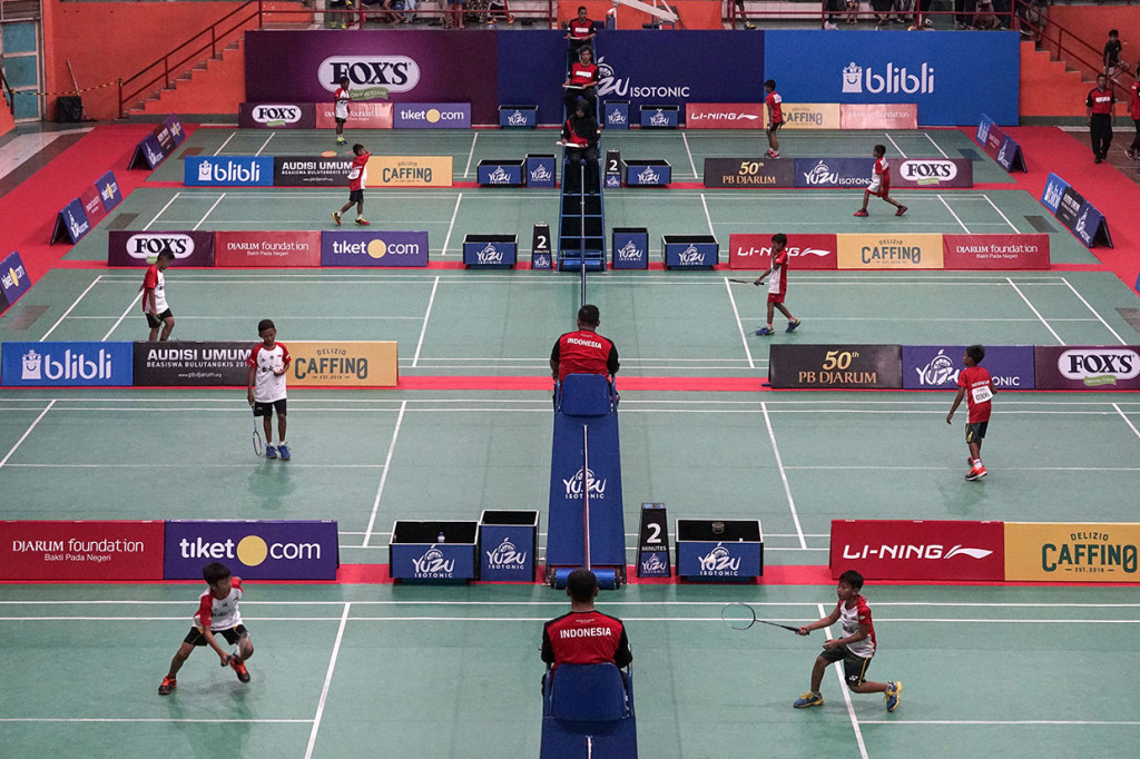 Sejumlah anak mengikuti Audisi Umum Beasiswa Bulu Tangkis 2019 PB Djarum di GOR Satria Purwokerto, Banyumas, Jawa Tengah.