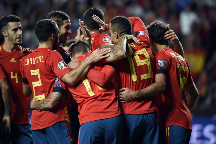 Spanyol menang 4-0 atas Kepulauan Faroe di Estadio Municipal El Molinon.

