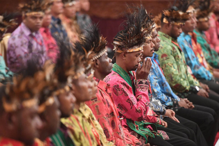 Dalam pertemuan ini hadir 61 tokoh Papua yang terdiri dari pejabat daerah, tokoh adat, tokoh agama, hingga para mahasiswa.