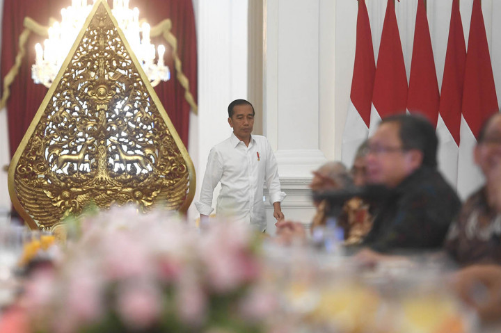 Presiden Joko Widodo memimpin rapat kabinet terbatas (Ratas) di Istana Merdeka, Jakarta. 