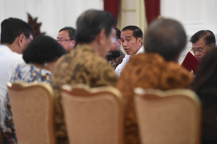 Jokowi menilai, produk permebelan, rotan, serta kayu tanah air memiliki potensi besar bagi pertumbuhan ekonomi nasional.

